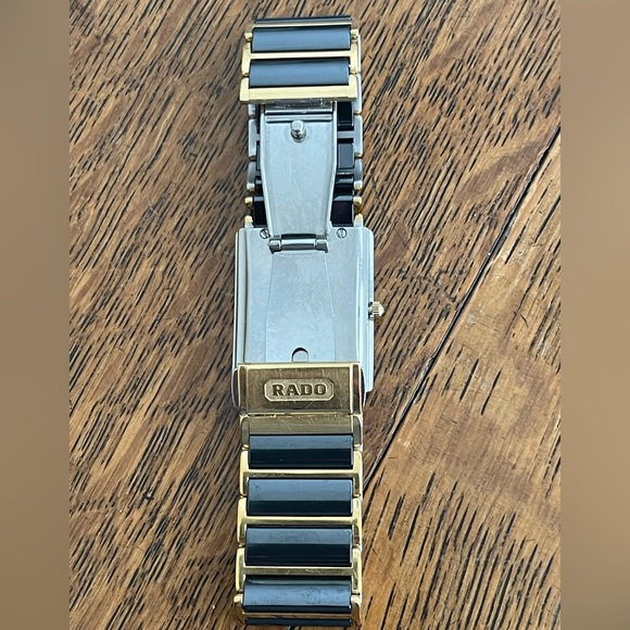 Rado Black Ceramic and Gold Swiss Watch. 2 extra links. Serial no. 31395237. - Picture 5 of 9